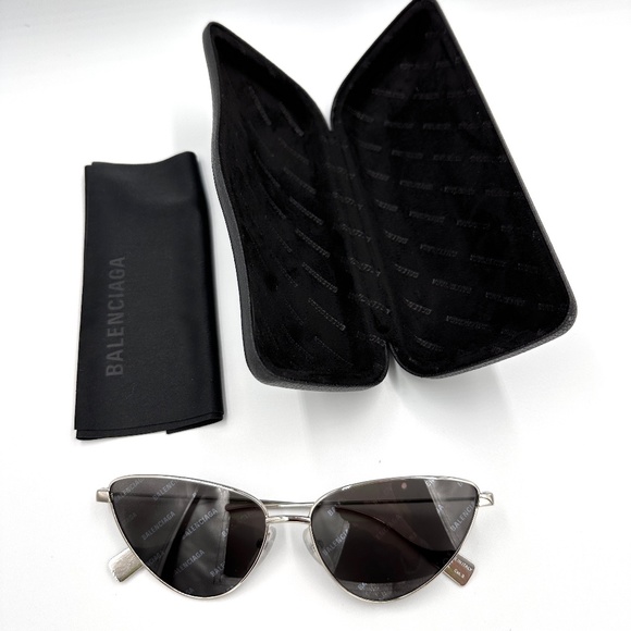 100% Authentic Balenciaga Invisible Cat Sunglasses - NEVER USED - Picture 2 of 5